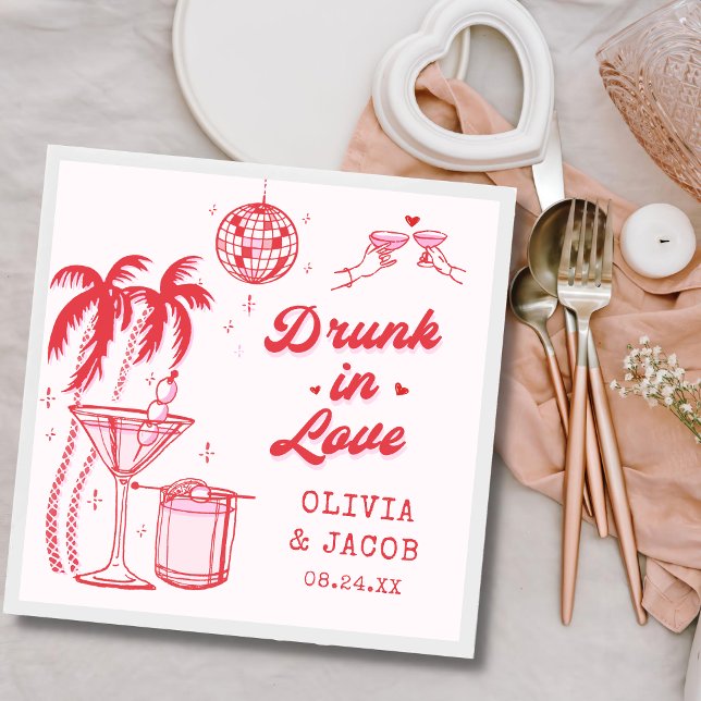 Pink Whimsical Betrunken in Liebe Cocktail Hochzei Serviette (Von Creator hochgeladen)