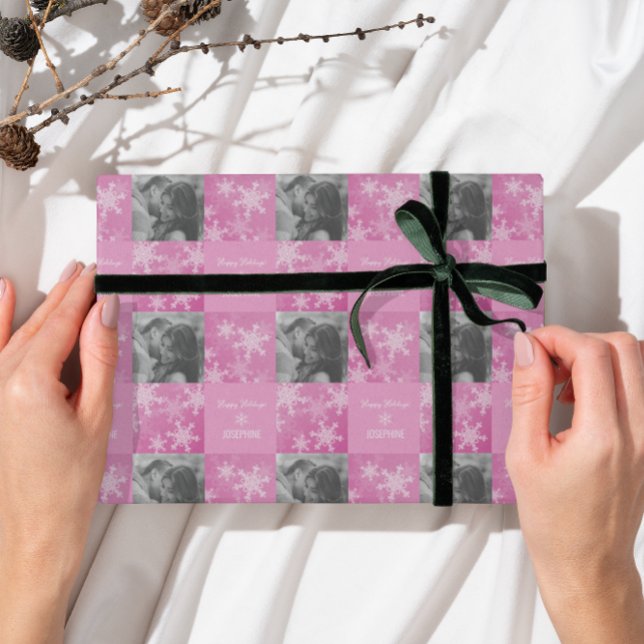 Pink White Snowlfake Minimalistisches Foto Weihnac Geschenkpapier (Von Creator hochgeladen)