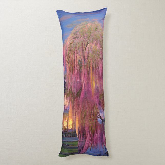 Pink Willow tree bei Sonnenuntergang am Teich Seitenschläferkissen (Rückseite (Vertikal))