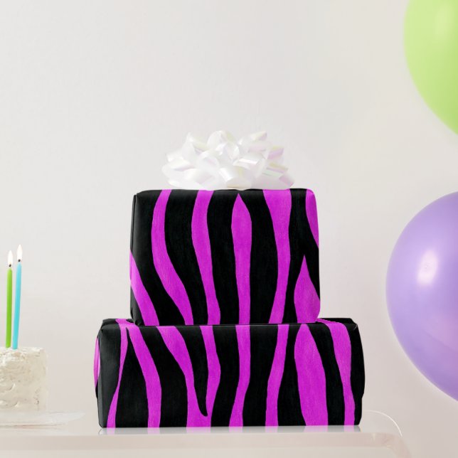 Pink Zebra Streifen Wrapping Paper Geschenkpapier (Partygeschenke)