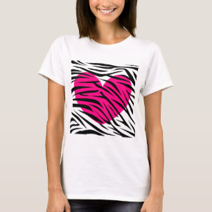 Pinkherz-und Zebra-Streifen im Schwarzen und im T-Shirt