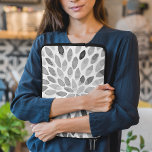 Pinselstriche für Wasserfarben - Schwarzweiß Laptopschutzhülle<br><div class="desc">Abstrakte Malerei mit symmetrischen Pinselstrichen. Es ist eine einfache Illustration auf sehr moderne Art und Weise. Schwarz-Weiß-Palette.</div>