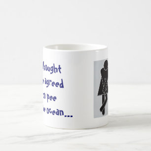 Pipi dans la tasse d'océan