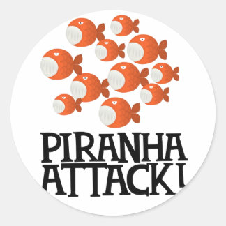 Piranha-Angriff! Runder Aufkleber