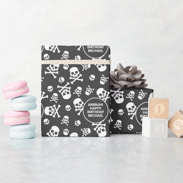Pirate Happy Birthday Black and White Geschenkpapier (Babyparty)