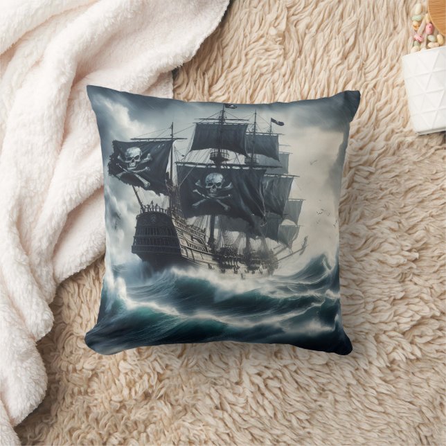 Piratenschiff, das in der Dämmerung stürmische Mee Kissen (Decke)