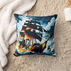 Piratenschiff, das in der Dämmerung stürmische Mee Kissen