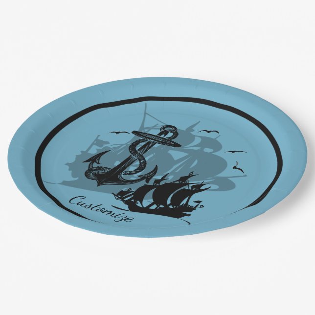 Piratenschiff und Anker Schwarze Silhouette Papier Pappteller (Schrägansicht)