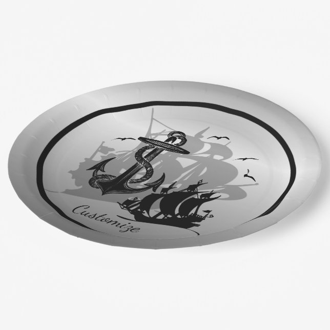 Piratenschiff und Anker Schwarze Silhouette Papier Pappteller (Schrägansicht)