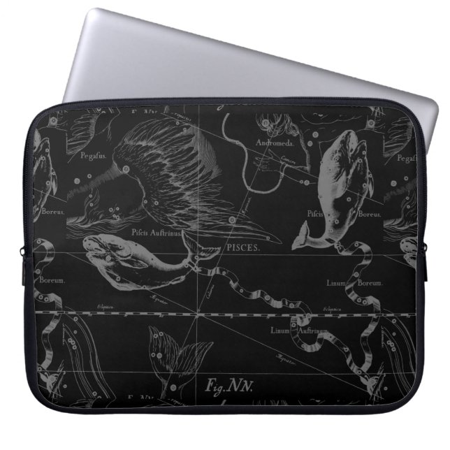 Pisces Constellation Map Hevelius 1690 auf Schwarz Laptopschutzhülle (Vorderseite)