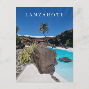 Piscine de Lanzarote et carte postale de palmier