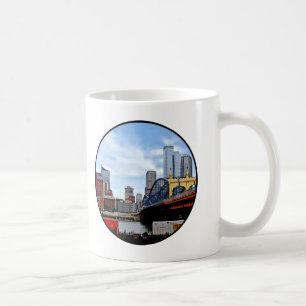 Pittsburgh PA - Bahn by Smithfield St Bridge Kaffeetasse