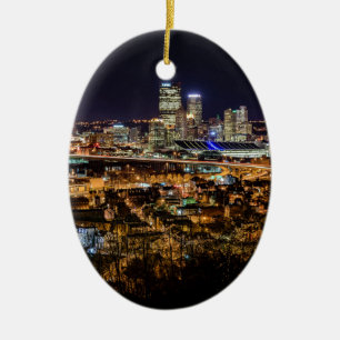 Pittsburgh-Skyline nachts Keramik Ornament