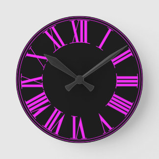 PixDezines Fluoreszierendes Rosa römische Zahlen Runde Wanduhr