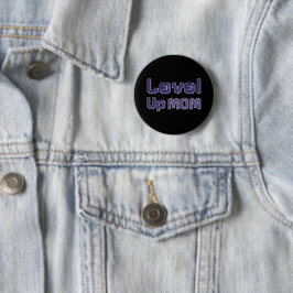 Pixel Level Up Mom Gamer Pin - Lila auf Schwarz Button
