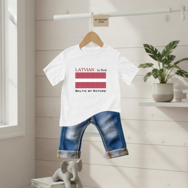 Pixelated flag Latvia Baby T-shirt (Von Creator hochgeladen)