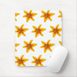 Pixelige gelbe Lilienblume Mousepad