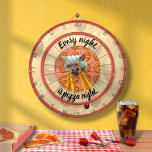 Pizza Night Cat Dart Board Dartscheibe<br><div class="desc">Das Pizza Night Cat Dart Board ist eine unterhaltsame Ergänzung zu Ihrem Zuhause-Entertainment. Macht ein großartiges Geschenk. Passen Sie mit Ihrem Namen Phrase oder Text oder fügen Sie Ihr eigenes Foto.</div>