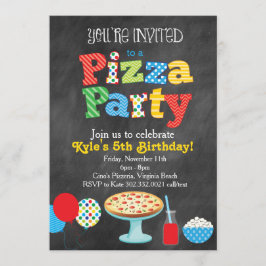 Pizza-Party Einladung auf der Tafel (Primärfarben)