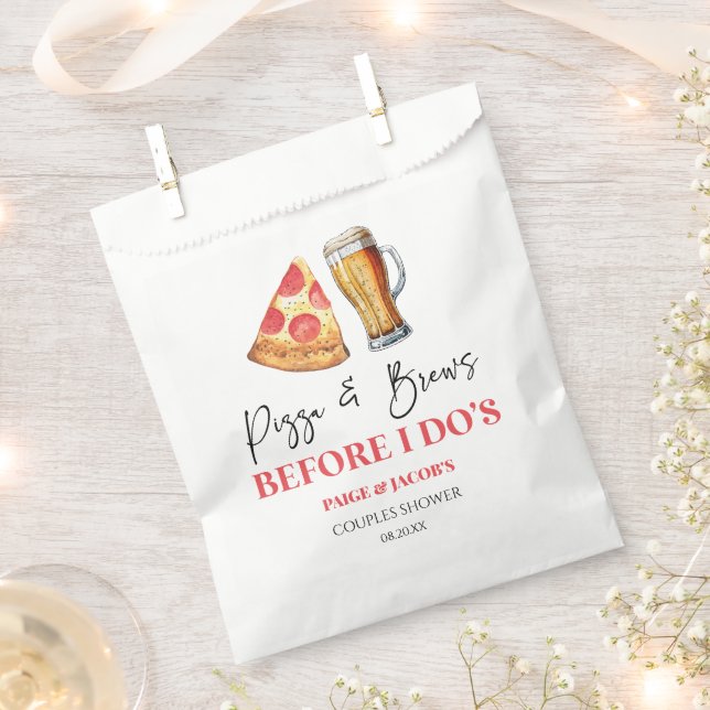 Pizza und Bier vor dem Ja-Wort Paarschwimmbad Geschenktütchen (Ausgeschnitten)