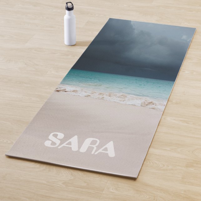 Plage magique et tapis de yoga de mer (En situation)