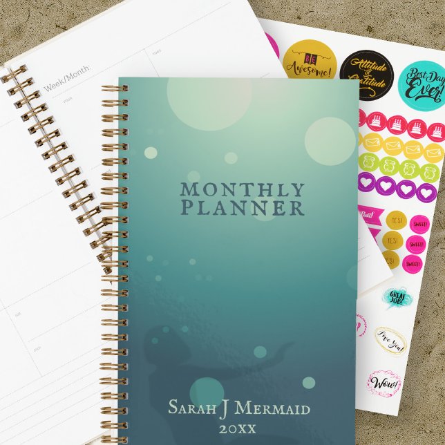 Plan mensuel de vidange de sirène aquatique (Add your name to this teal green mermaid planner )