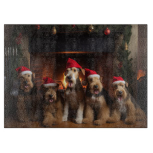 Planche À Découper Airedale au coin du feu de Noël