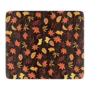 Planche à découper avec feuilles d'automne