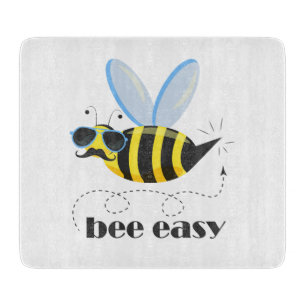 Planche À Découper Bee caractère avec mustache lunettes de soleil Bee
