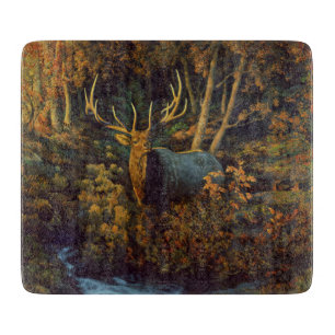 Planche À Découper Bull Elk dans la forêt d'automne