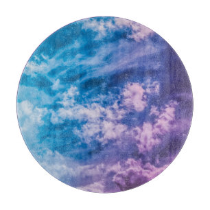 Planche À Découper Ciel surréaliste, art abstrait onirique.