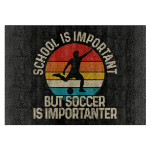 Planche À Découper Citation drôle de football est plus important Reto