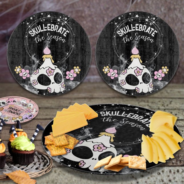 Planche à découper en forme de crâne pour Hallowee (Listing is for black cutting board/ platter only. Paper plate sold separately in this collection.)