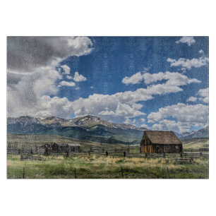 Planche À Découper Fermes Ferme au-dessous des montagnes du Colorad