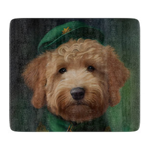 Planche À Découper Goldendoodle Dog en tenue de la Saint Patrick