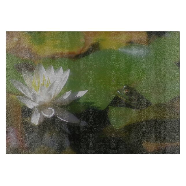 Planche À Découper Grenouille Admirant la nature blanche des fleurs d (Devant)