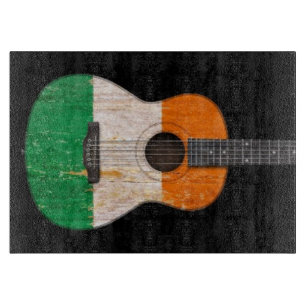 Planche À Découper Guitare acoustique âgée et utilisée de drapeau