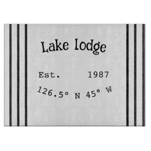 Planche À Découper Lake house et. Date année coordonnées personnalisé
