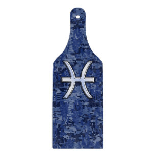 Planche À Découper Pisces Zodiac Sign on Navy Blue Digital Camouflage