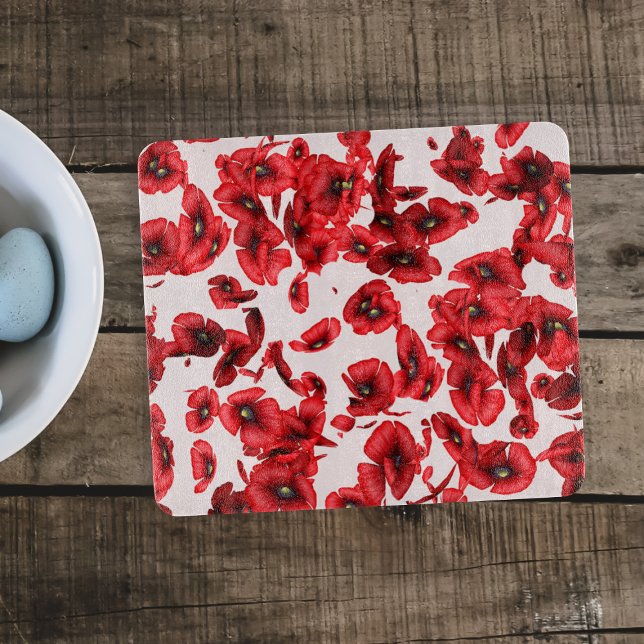 Planche À Découper Red Poppy (A pretty poppy petal pattern cutting board. Treat yourself today!)