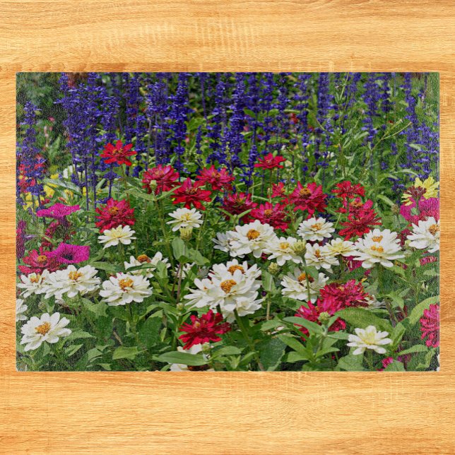 Planche À Découper Salvia Bleue et Jardin Zinnia Floral (In Situ)