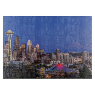 Planche À Découper Seattle, centre-ville et mont Rainier au crépuscul