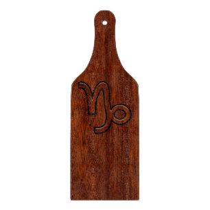 Planche À Découper Symbole du Zodiaque de Capricorne en style bois de