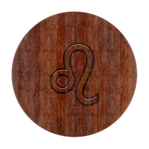 Planche À Découper Symbole Leo Zodiac en bois de mahogany