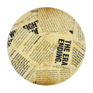 Planche À Découper Texte du journal de presse avec vieux papier