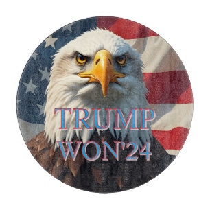 PLANCHE À DÉCOUPER TRUMP GAGNE 2024