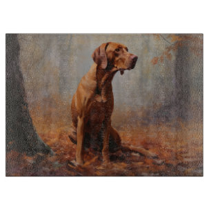 Planche À Découper Vizsla dans les feuilles d'automne qui tombent ins