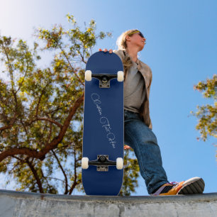 Planche de skateboard personnalisée avec texte uni