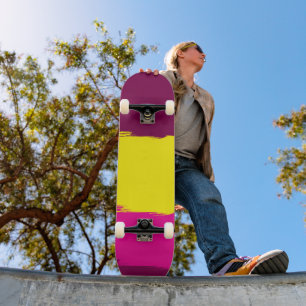 Planche de skateboard rose jaune mûre ludique