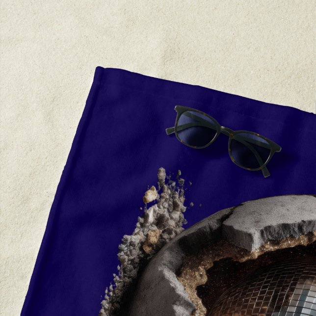 Planet Disco Core - Erde bricht in den Party-Modus Strandtuch (Beispiel)